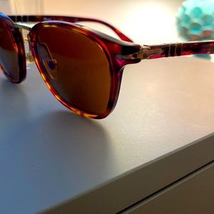 Like NEW without box, Persol Typewriter edition men’s sunglasses in Havana/Brown
